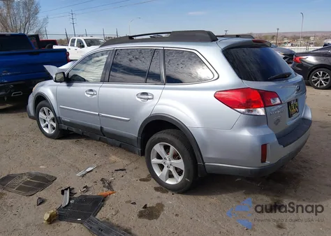 2013 Subaru Outback 2.5I Premium z USA, uszkodzony, nr VIN 4S4BRCCC9D3266879
